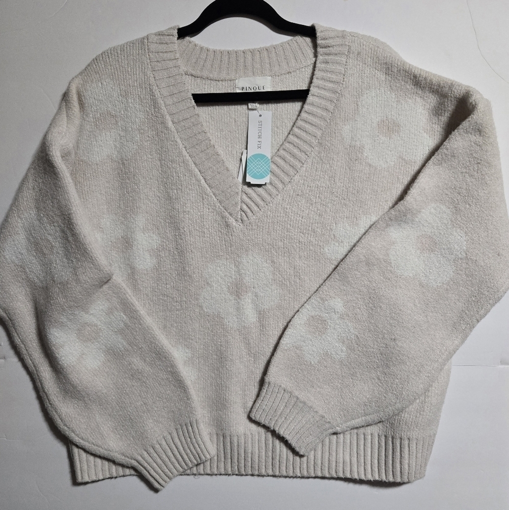 PINQUE, NEW BY Stitch Fix Women's Beige Floral Sweater.Sise L - Picture 7 of 7